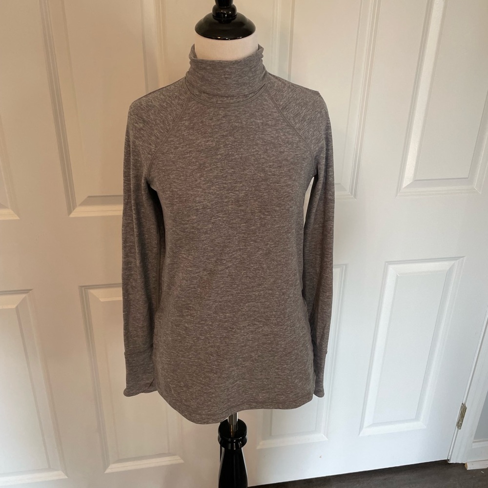 Lululemon hill and valley turtleneck - Picture 4 of 16